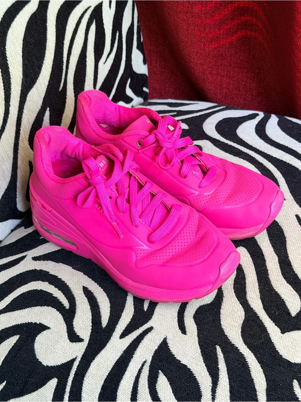 Sketchers Hot Pink Athletic Tennis Shoes Sneakers